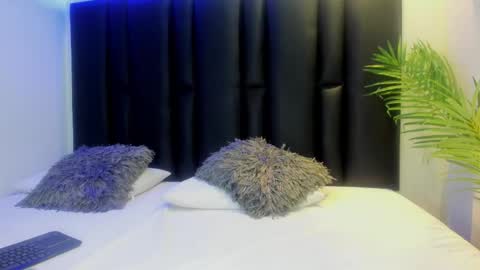 Snapshot of angi_lozano chatting on November 17, 11:27 am angi_lozano online show from November 17, 11:27 am