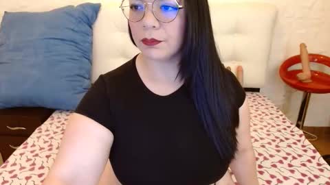 Snapshot of angie_bbw chatting on November 21, 6:50 pm Angie online show from November 21, 6:50 pm