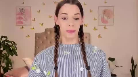 Snapshot of angie_modelo chatting on December 9, 1:51 am Anabella online show from December 9, 1:51 am