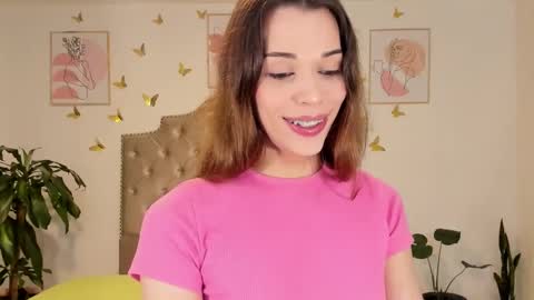 Snapshot of angie_modelo chatting on December 10, 1:32 am Anabella online show from December 10, 1:32 am