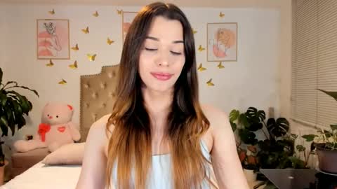 Snapshot of angie_modelo chatting on September 12, 12:44 am Anabella online show from September 12, 12:44 am