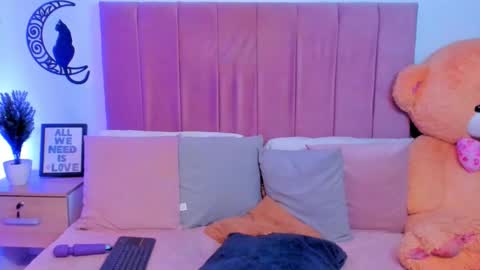 Milo ----       online show from September 26, 5:22 am