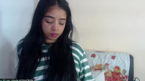 Snapshot of angielee01 chatting on December 16, 7:48 am Angie y Andres online show from December 16, 7:48 am