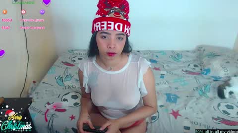 Snapshot of angielee01 chatting on December 24, 10:22 am Angie y Andres online show from December 24, 10:22 am