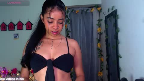 Snapshot of angielee01 chatting on October 23, 11:53 am Angie y Andres online show from October 23, 11:53 am