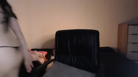 Snapshot of angiesquirt chatting on September 14, 1:16 am VALENTINA online show from September 14, 1:16 am