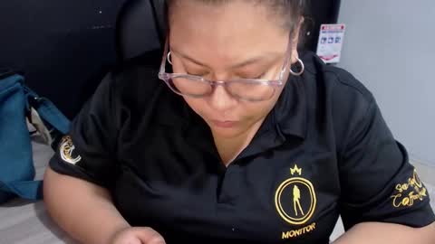 angy online show from November 10, 8:52 pm