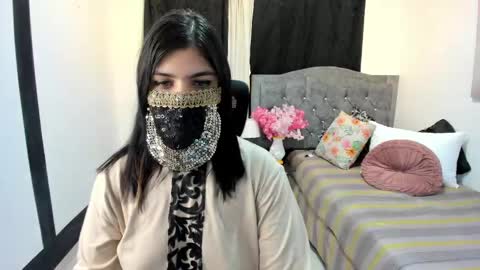 Anissa online show from April 15, 1:40 pm