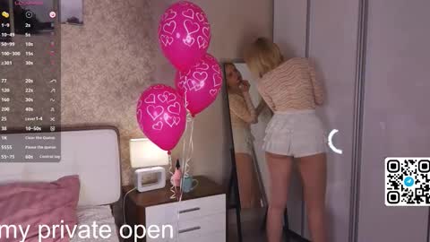 Snapshot of anika_heir chatting on November 16, 3:06 pm Alice online show from November 16, 3:06 pm