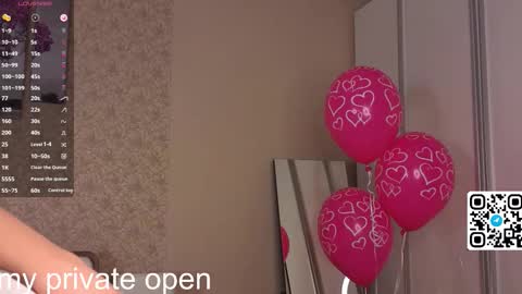 Snapshot of anika_heir chatting on November 22, 3:22 pm Alice online show from November 22, 3:22 pm