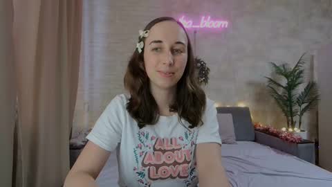 Snapshot of anikabloom chatting on January 6, 8:46 am anikabloom online show from January 6, 8:46 am