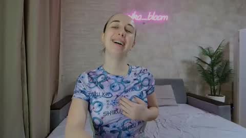 Snapshot of anikabloom chatting on January 25, 2:15 am anikabloom online show from January 25, 2:15 am