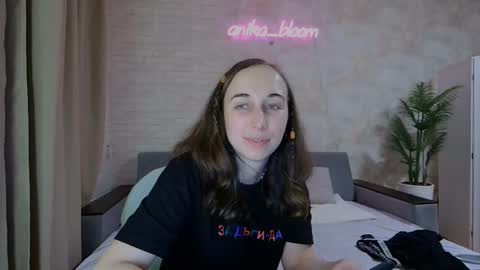 Snapshot of anikabloom chatting on February 8, 5:40 am anikabloom online show from February 8, 5:40 am