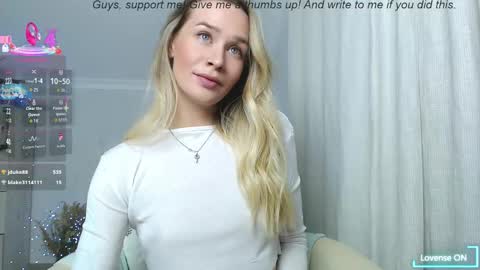 Snapshot of anita_delicious chatting on October 23, 7:23 pm anita_delicious online show from October 23, 7:23 pm