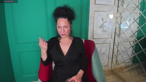 Anita online show from December 1, 7:36 pm