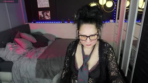 Anita online show from October 14, 9:15 pm