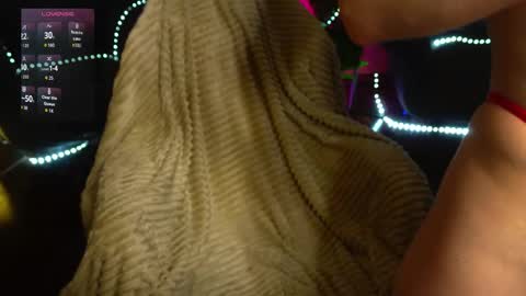 Snapshot of anita_von chatting on November 25, 4:45 am anita_von online show from November 25, 4:45 am