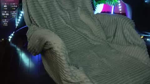 Snapshot of anita_von chatting on March 2, 5:08 am anita_von online show from March 2, 5:08 am