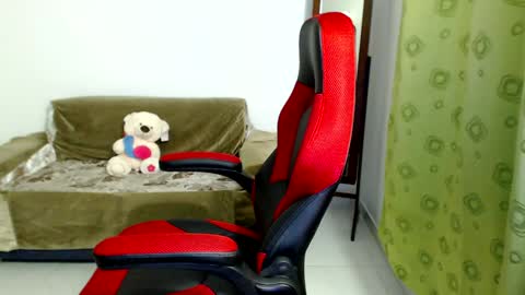 Snapshot of anitazarova chatting on January 12, 10:33 pm Anita Zarova online show from January 12, 10:33 pm