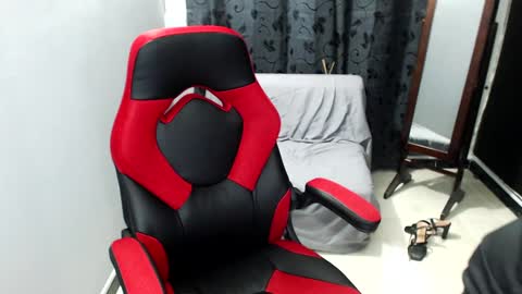 Snapshot of anitazarova chatting on January 25, 9:14 pm Anita Zarova online show from January 25, 9:14 pm