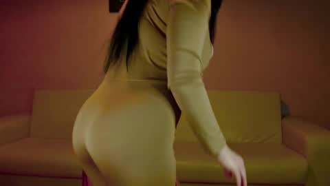 Anitta online show from March 15, 6:25 pm