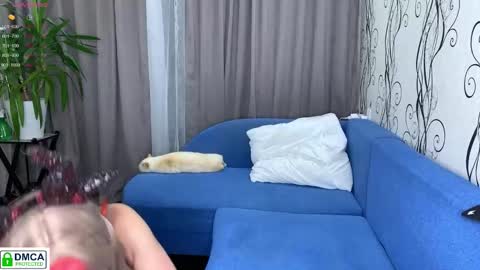 anjalin_sososok online show from October 31, 9:38 pm