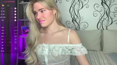 anjalin_sososok online show from March 25, 3:45 am