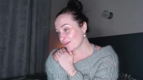 Snapshot of anjutka08 chatting on December 19, 4:36 pm anjutka08 online show from December 19, 4:36 pm