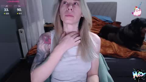 Snapshot of anna_ana chatting on December 2, 11:23 am Anadirectgirl online show from December 2, 11:23 am