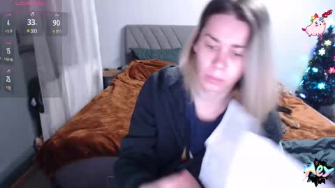 Snapshot of anna_ana chatting on December 16, 7:00 pm Anadirectgirl online show from December 16, 7:00 pm