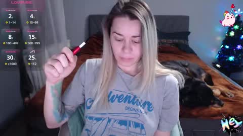 Snapshot of anna_ana chatting on December 19, 10:13 am Anadirectgirl online show from December 19, 10:13 am