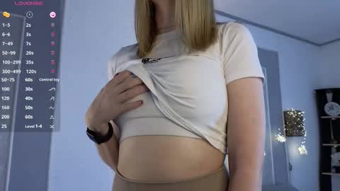 anna_goodman online show from February 19, 9:17 am