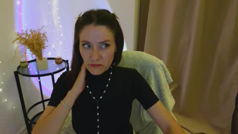 annaabels online show from September 22, 7:49 pm
