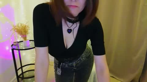 annaabels online show from September 30, 7:24 am