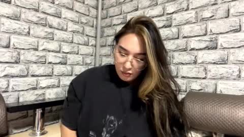 Sarah online show from October 1, 4:02 pm