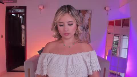 Anna Brooks  online show from January 14, 7:52 pm