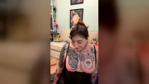 annacote178 online show from February 5, 6:01 pm