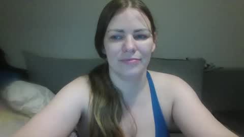 Snapshot of annadiamond1 chatting on December 27, 11:17 am annadiamond1 online show from December 27, 11:17 am