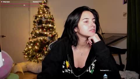 Snapshot of annaforevers chatting on November 19, 2:11 am Anna Forevers online show from November 19, 2:11 am