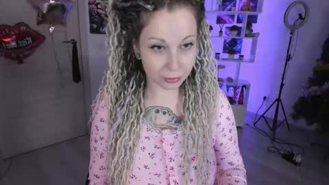 Snapshot of annanebula chatting on November 9, 2:10 am Anna online show from November 9, 2:10 am