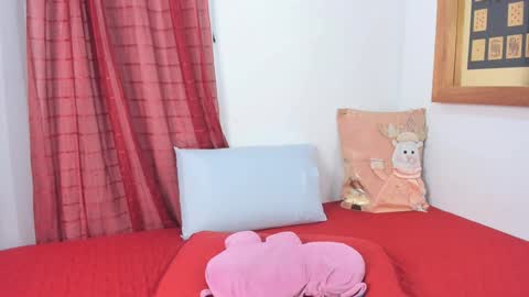 Snapshot of annavalente_ chatting on December 5, 12:36 pm anna online show from December 5, 12:36 pm