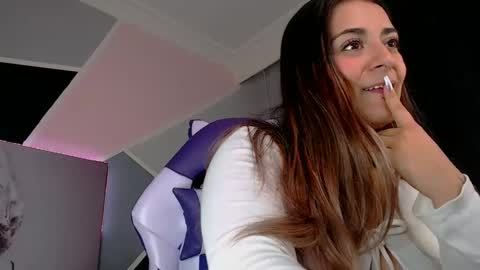 Anne  online show from January 4, 6:19 pm