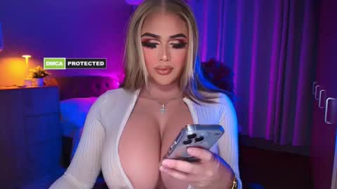 Snapshot of annecalifornia chatting on September 30, 2:38 am Anne Hart online show from September 30, 2:38 am