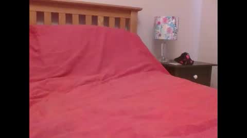 Snapshot of annecharlie chatting on October 24, 7:27 am annecharlie online show from October 24, 7:27 am