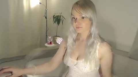 Annett online show from December 7, 12:30 am