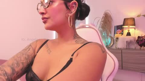 Angel online show from April 7, 7:14 pm