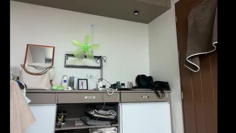 Snapshot of annhottiespicy chatting on December 3, 12:51 am annhottiespicy online show from December 3, 12:51 am