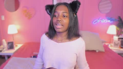 Snapshot of annia_dh chatting on October 3, 2:58 pm annia online show from October 3, 2:58 pm