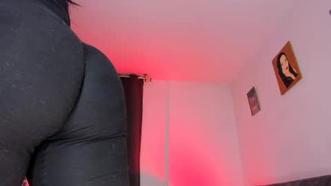 Snapshot of annibigass4daddy chatting on February 3, 2:53 am Creamy online show from February 3, 2:53 am