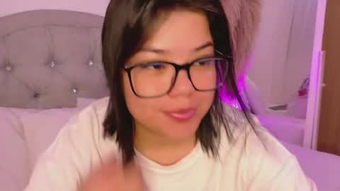 Snapshot of annie_20_ chatting on April 24, 11:23 am annie_20_ online show from April 24, 11:23 am